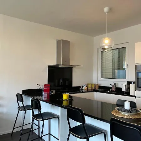 The Lakehouse Retreat - Central *