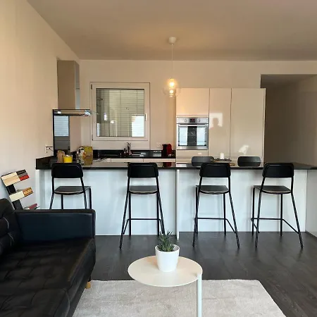 The Lakehouse Retreat - Central *
