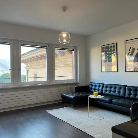 The Lakehouse Retreat - Central Apartment