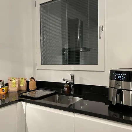 The Lakehouse Retreat - Central Apartment Lugano